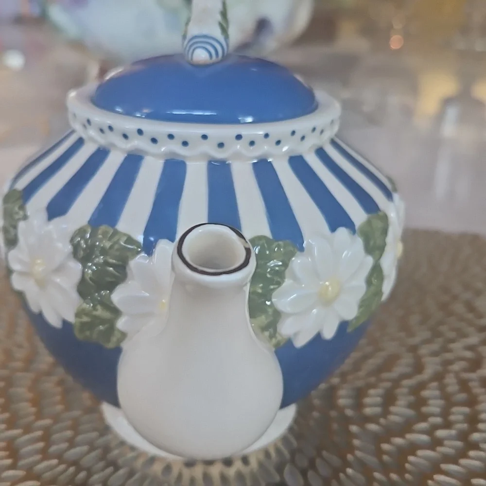 Teapot Collectable By Sandys Closet # 18213 Suzette Mini Teapot Blue Shoe 2001